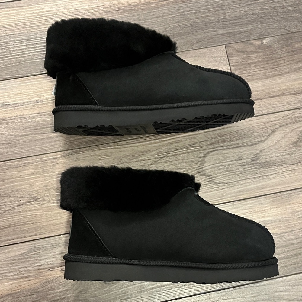 Since 1974 Ugg Women's Ankle Slipper